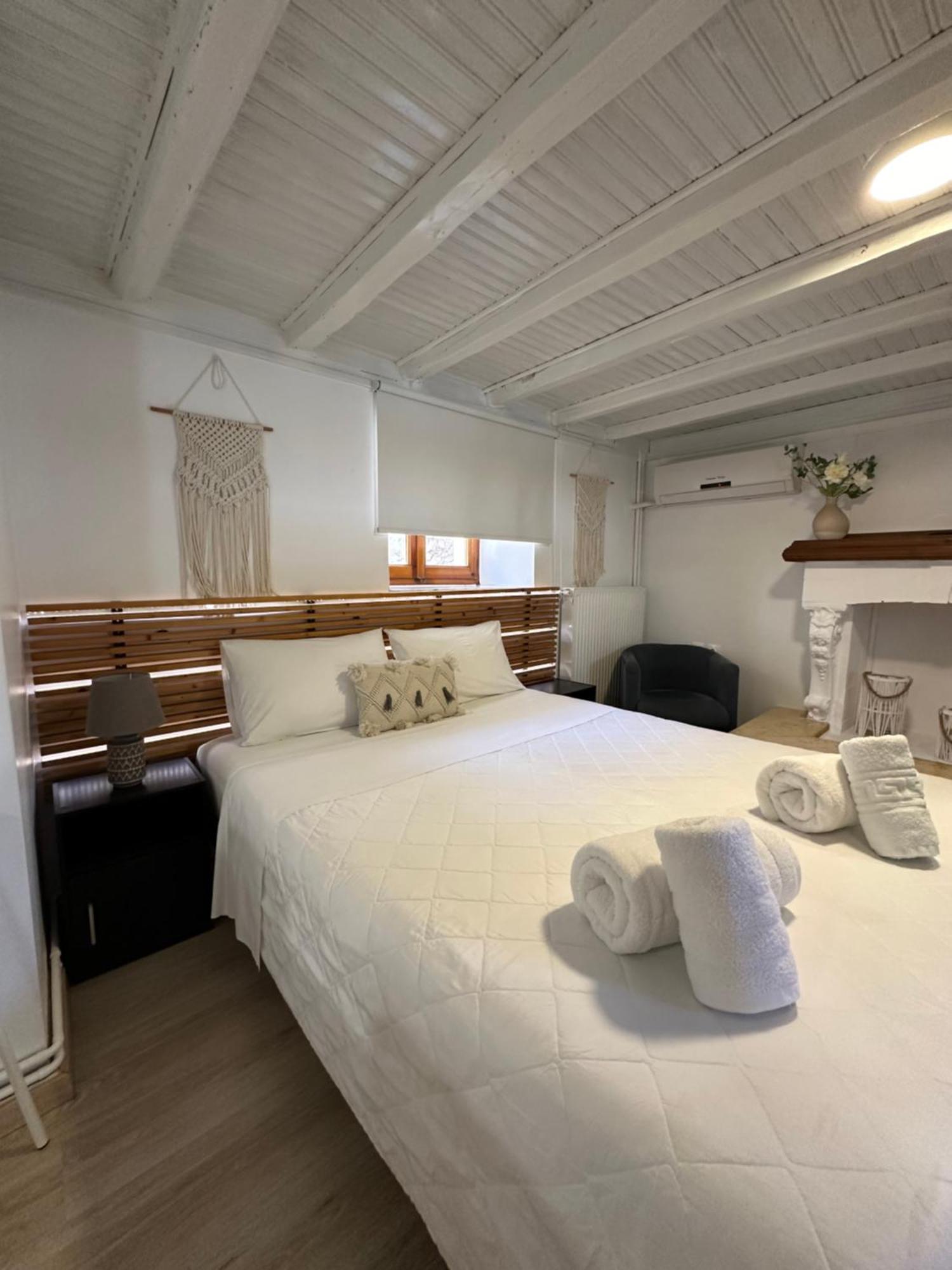 Iris Garden Retreat Aparthotel Corinth Buitenkant foto